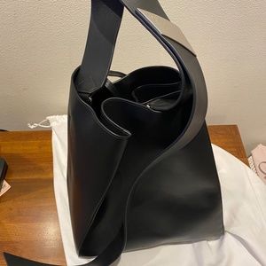 Clavin Klein Collection BlackLeather Feed bag/Purse